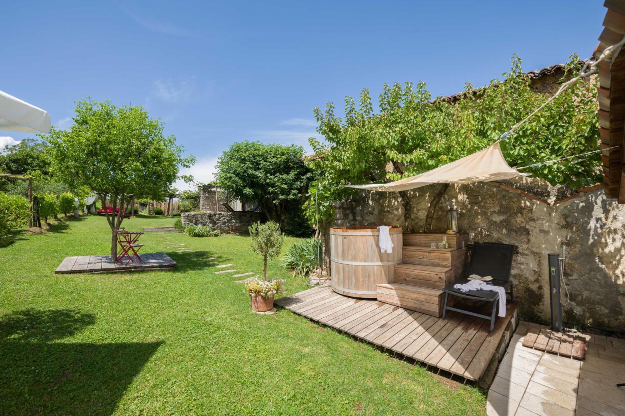 Villa Artes With Free Hot Tub & Sauna Branik Buitenkant foto